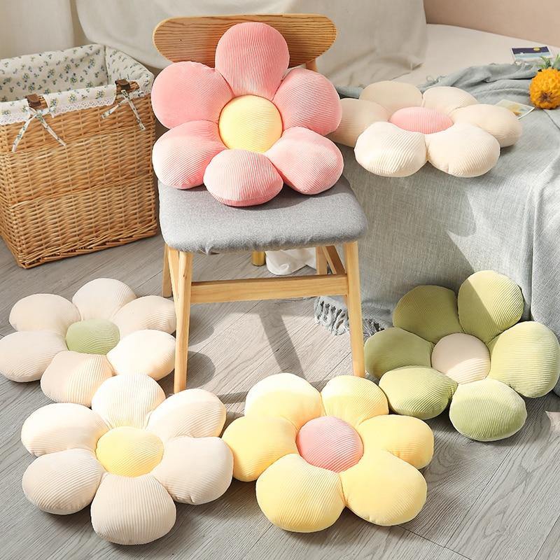 Daisy Cushion - StuffedWithLove.store