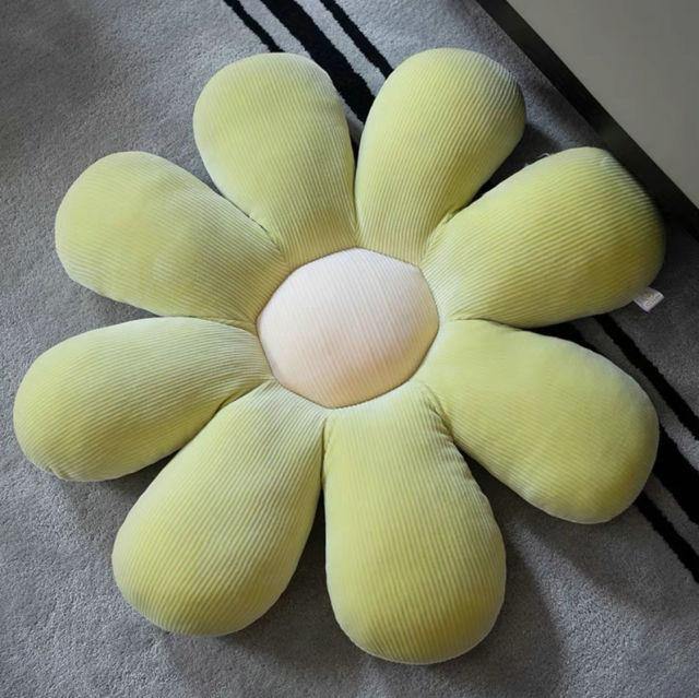 Daisy Cushion - StuffedWithLove.store